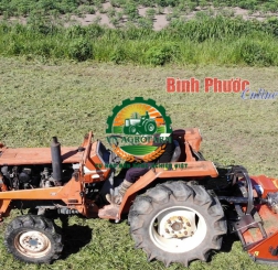  MÁY CẮT CỎ DAO BĂM VNR 1000