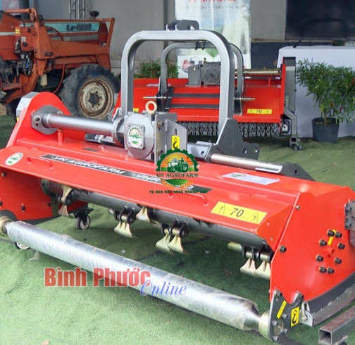 MÁY CẮT CỎ DAO BĂM VNR 1000